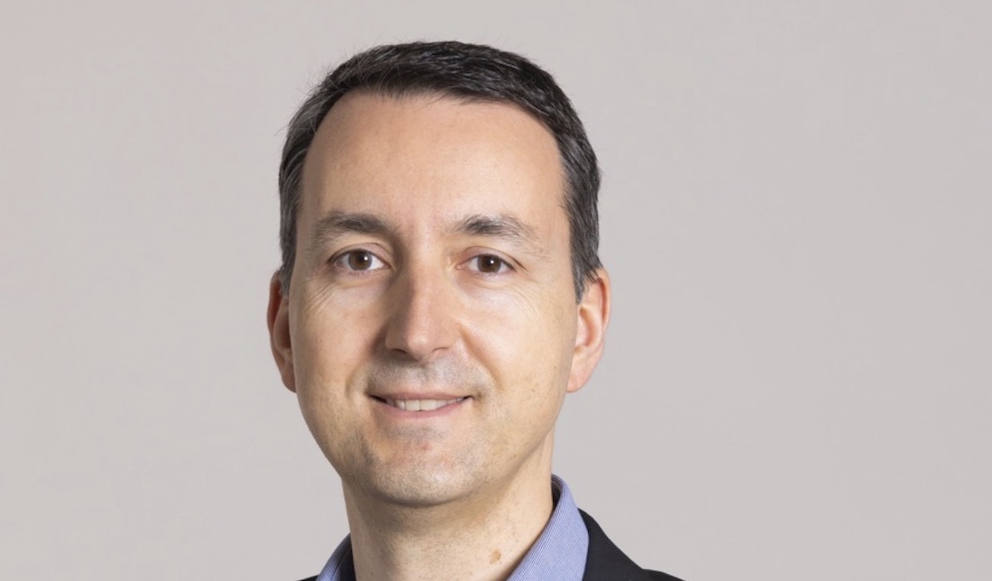 Kostas Manolis, Downing